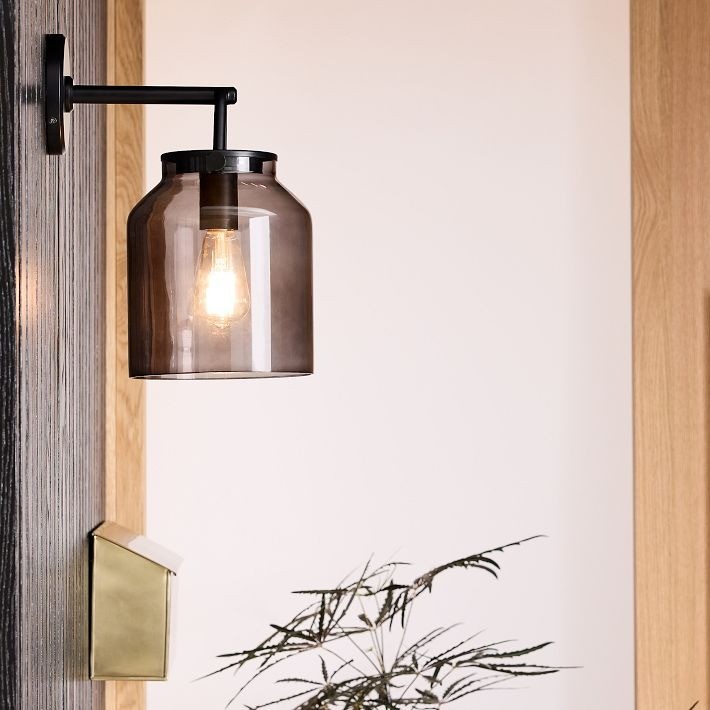 Hanton Minimalist Outdoor Wall Light - Matte Metal Industrial Sconce for Modern Spaces T154