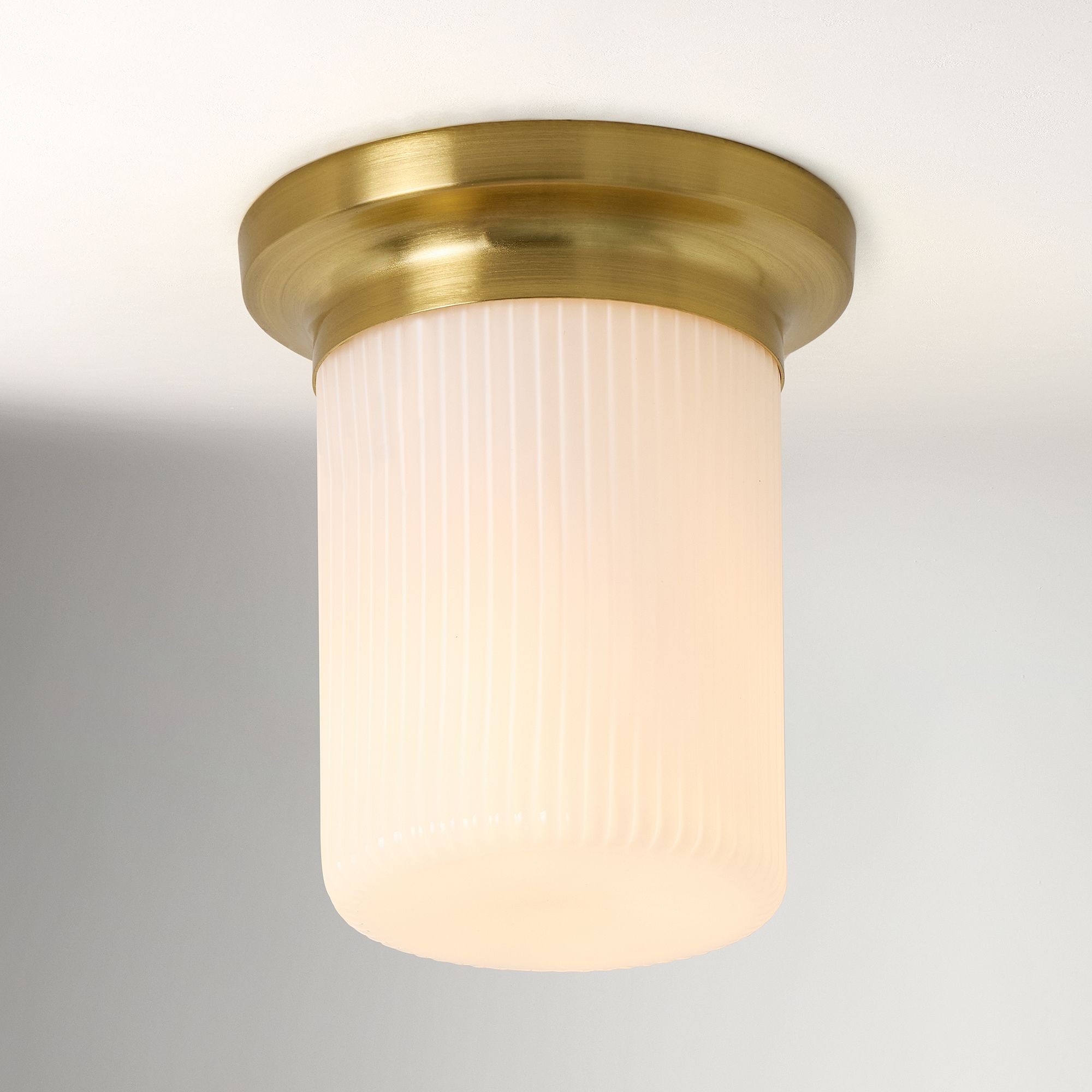 Rivora Fluted Glass Flush Mount – Ribbed Durable Ceiling Light T096