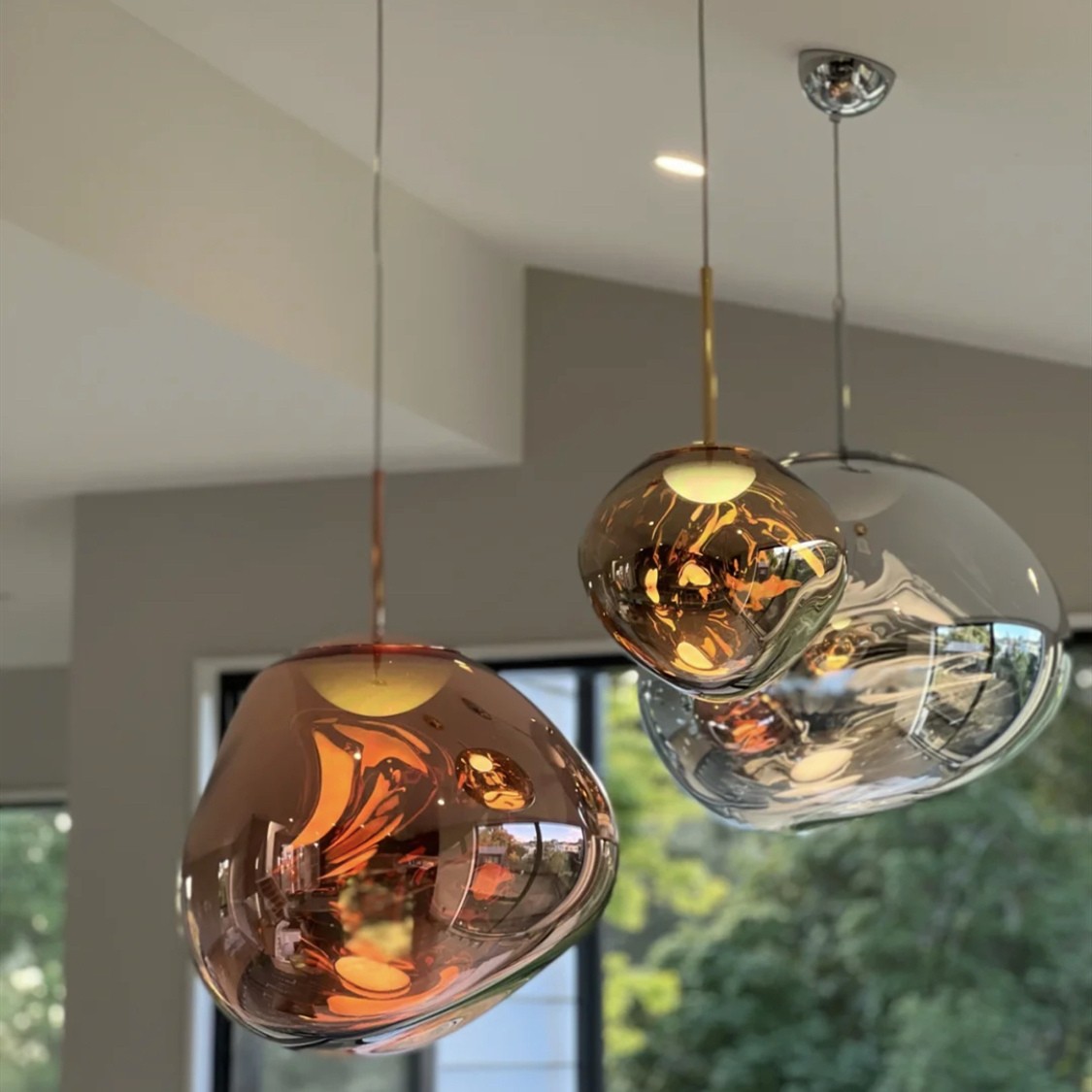 Dynamic Surface Pendant Light For Living Room S09