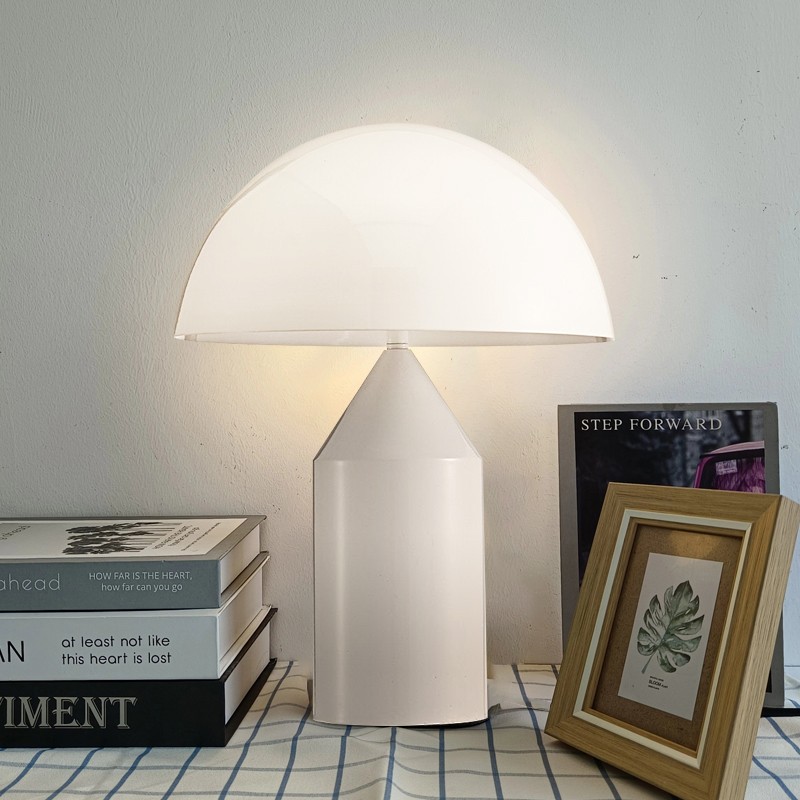 Modern Mushroom Metal Table Lamp for Bedroom
