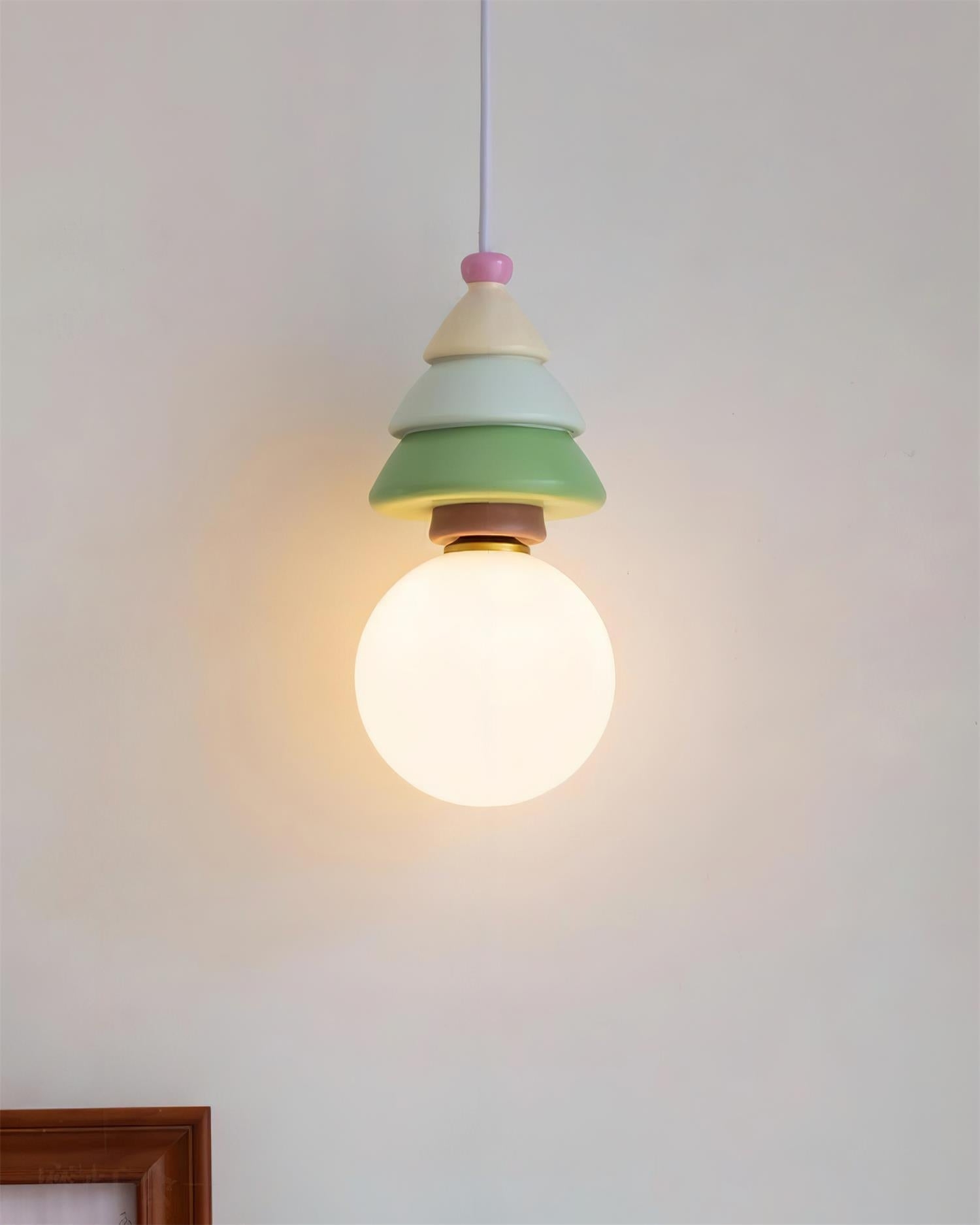 Lampa wisząca Lit Luma Globe w prostej scenie wewnętrznej