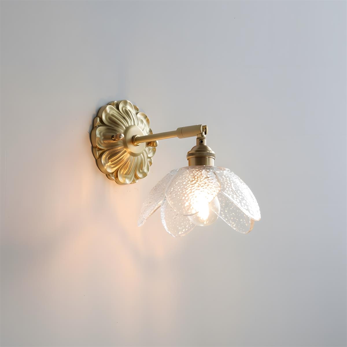 Nacre Petal Wall Lamp D326