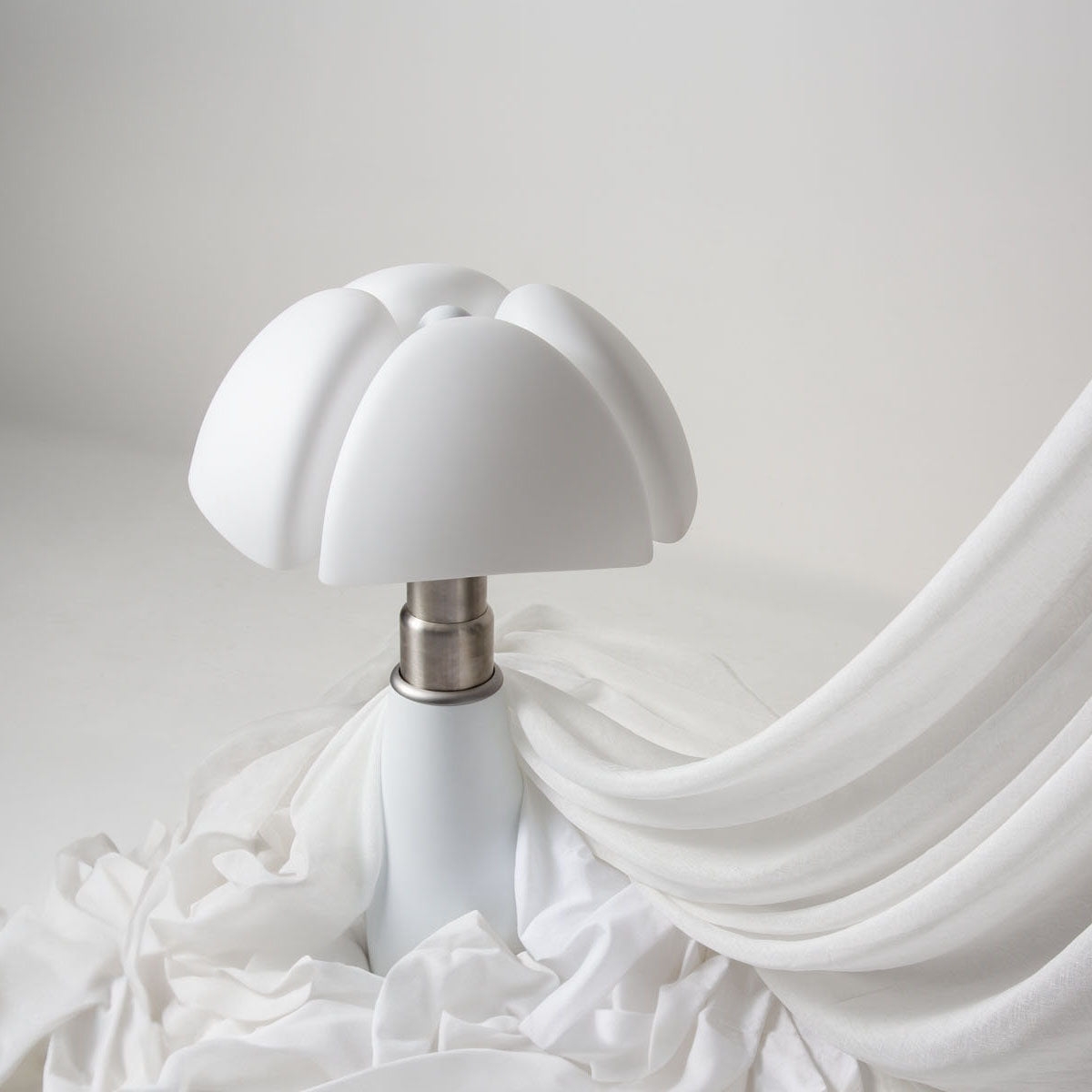 Petalica Table Lamp D160