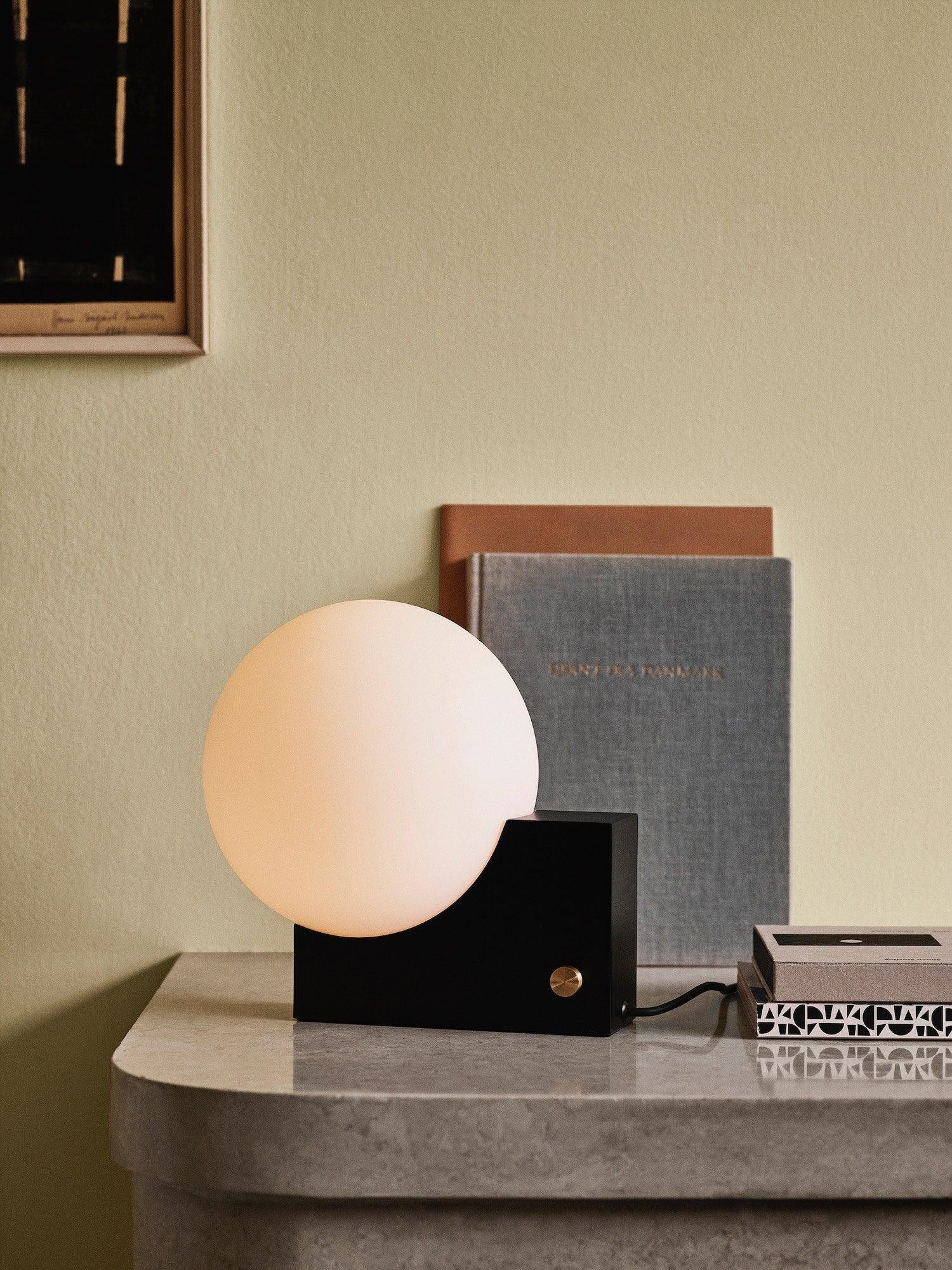 Geometric Lamp Base Glass Globe Table Lamp M467