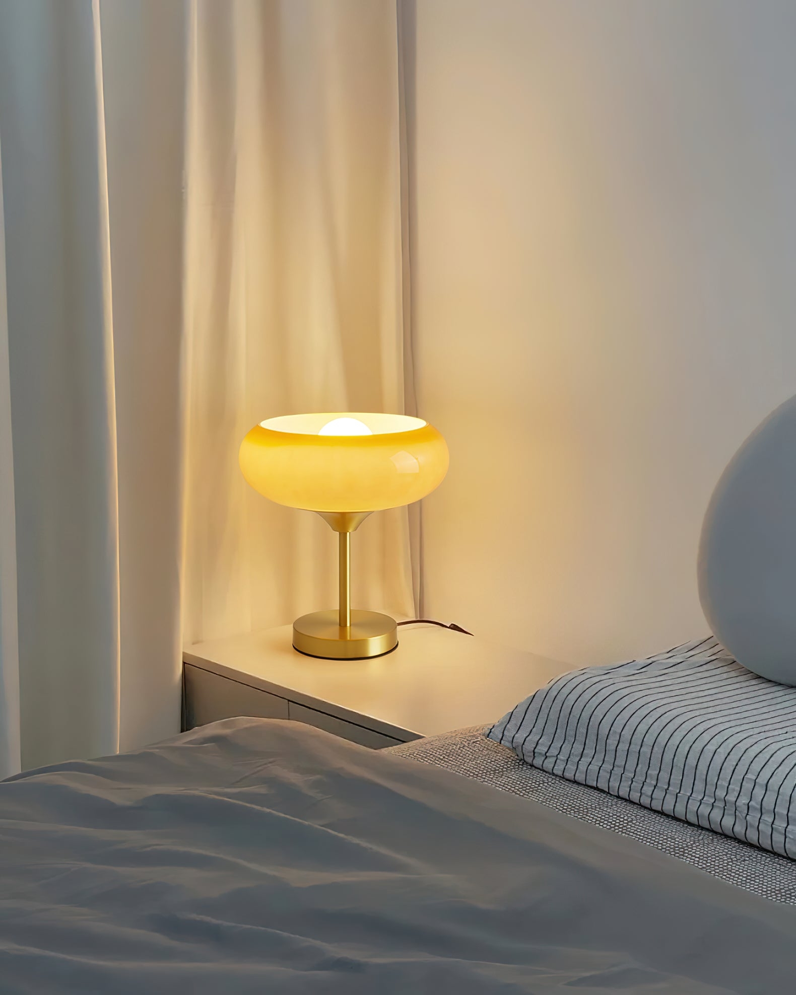 Egg Tart Glass Table Lamp D443