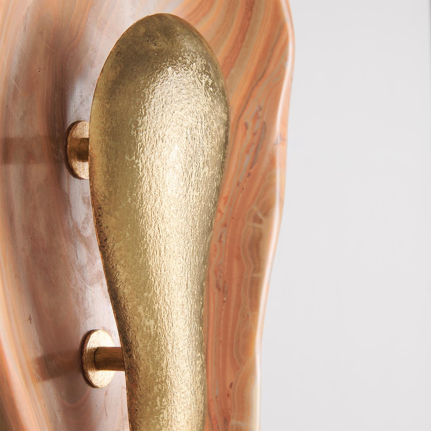 Oyster Hammered Onyx Sconce D725
