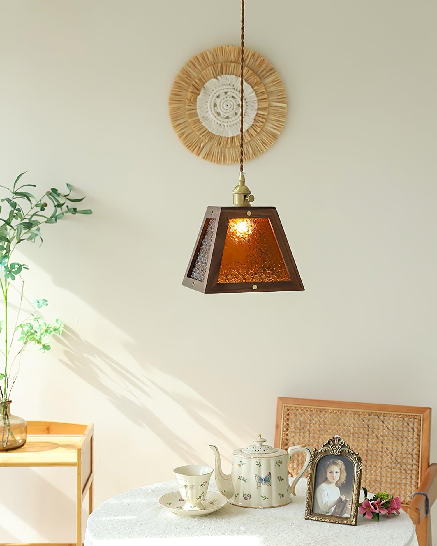 Retro Pattern Glass Pendant Lamp M399