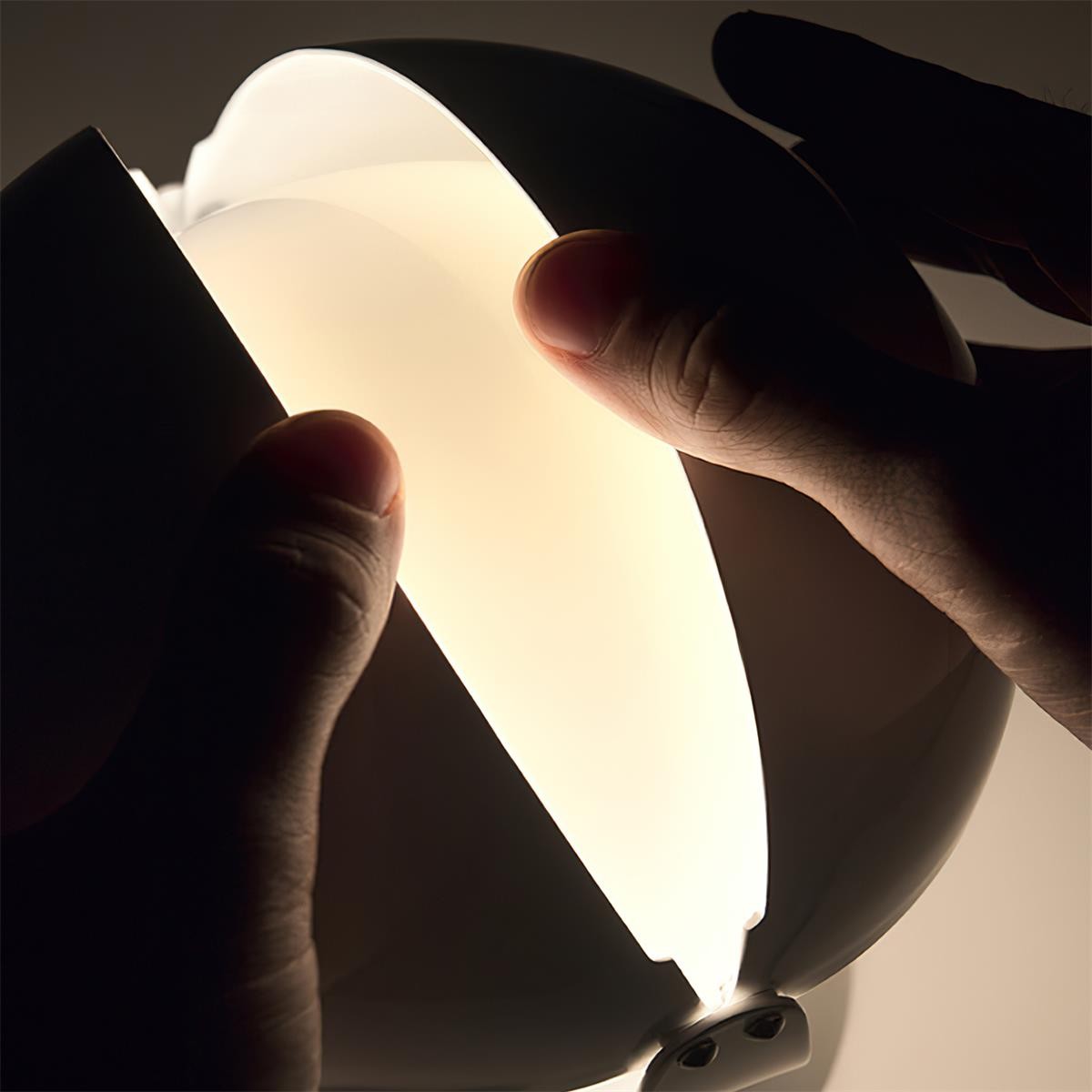 Modern Creative Metal Spherical Table Lamp for Kids Room M340