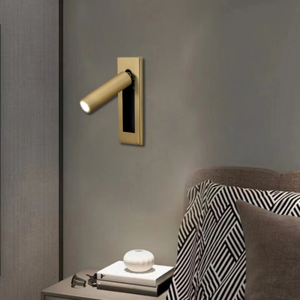 Aplique de pared Gold D790 junto a la zona de estar.