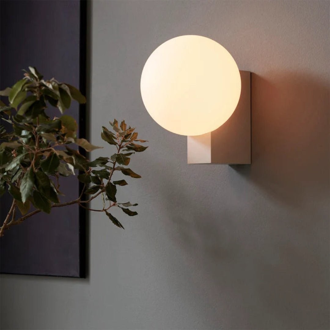 Minimalist Spherical Wall Lamp M547