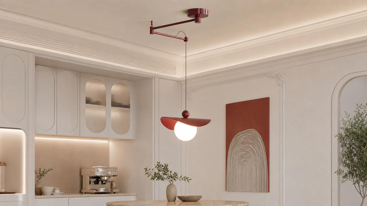 Prosta, regulowana, metalowa lampa wisząca z wahadłowym ramieniem, zainstalowana we wnętrzu jadalni