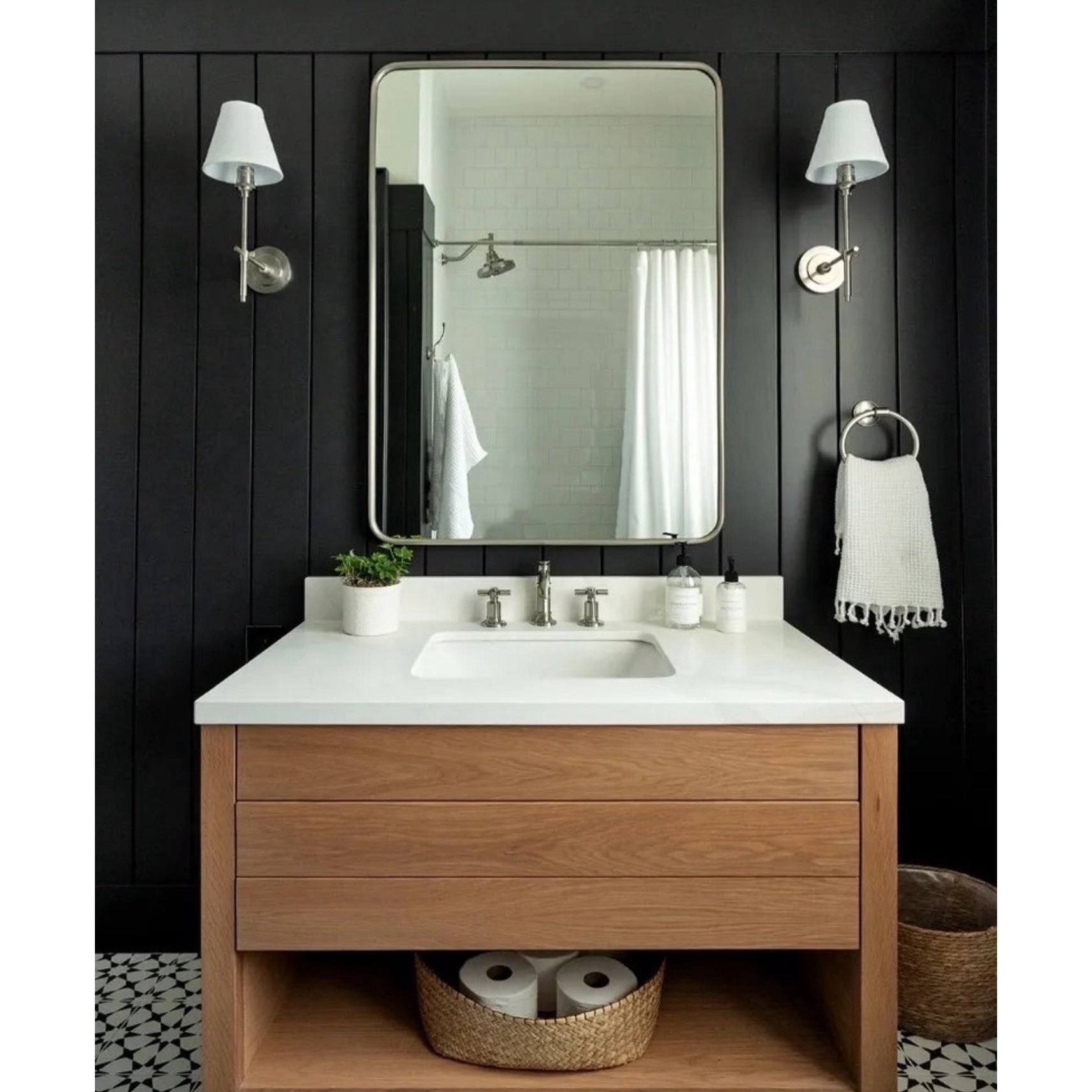 Bryant Wall Lamp T441