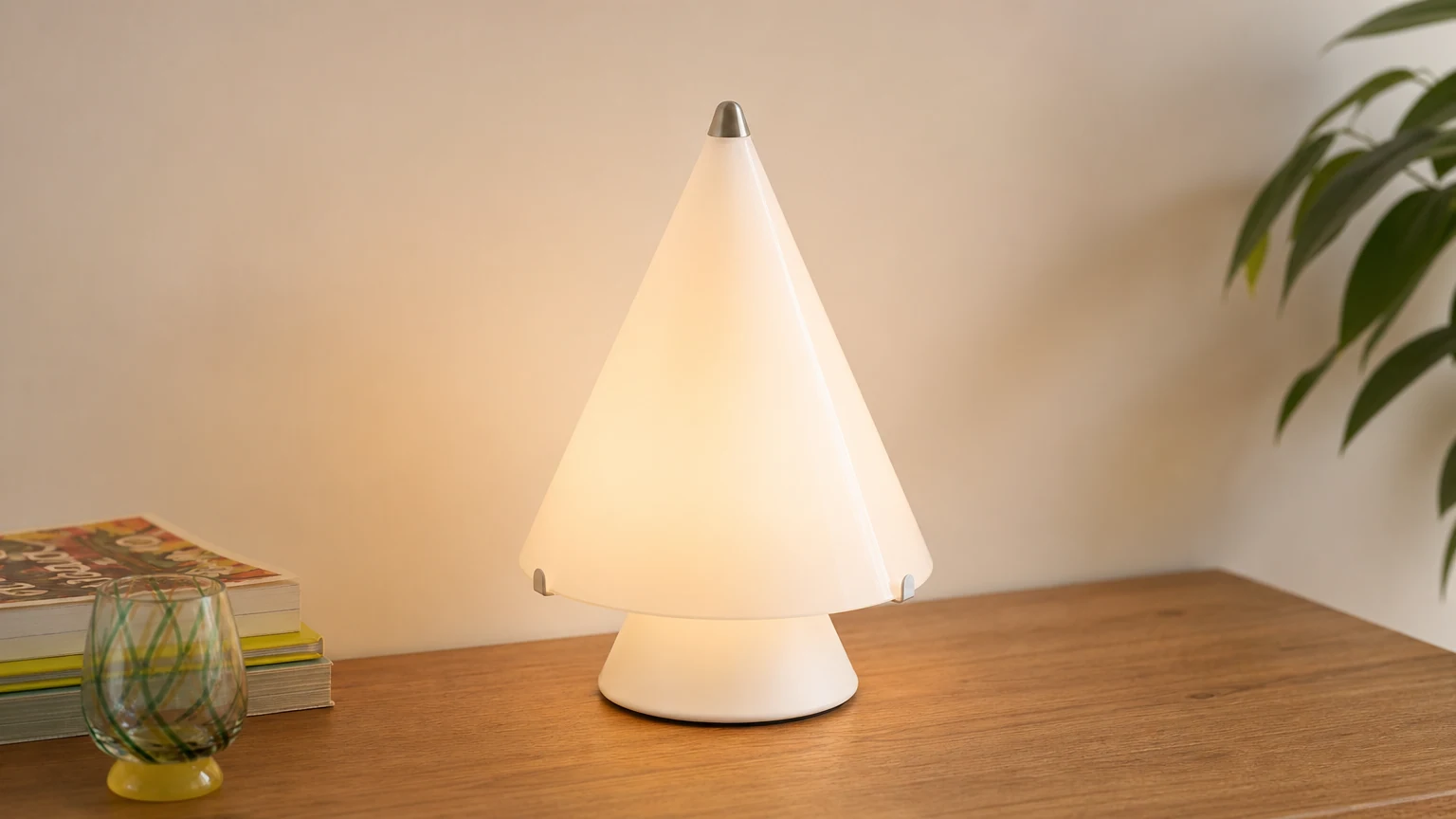 Praktyczna modna lampa stołowa M46 w kształcie iglicy w ciepłej oprawie stołowej