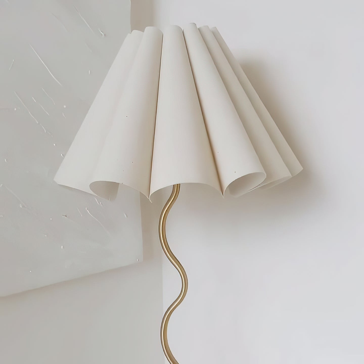 Cora Floor Lamp D705