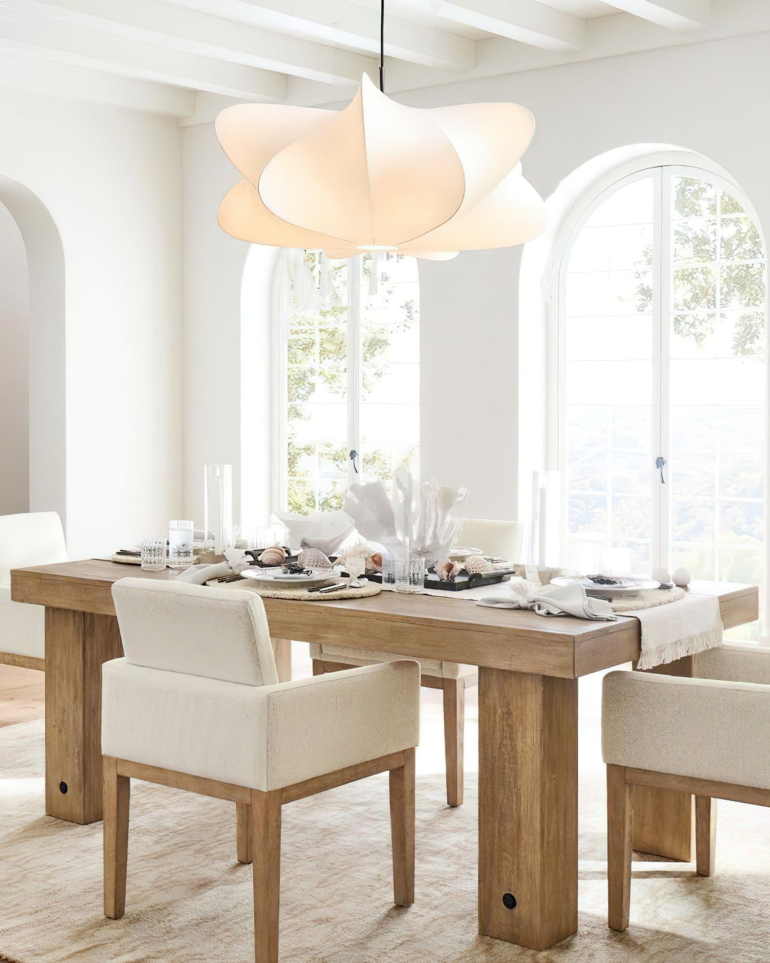 Sleek Modern Pendant Light - Adjustable Suspension for Dining Rooms M157