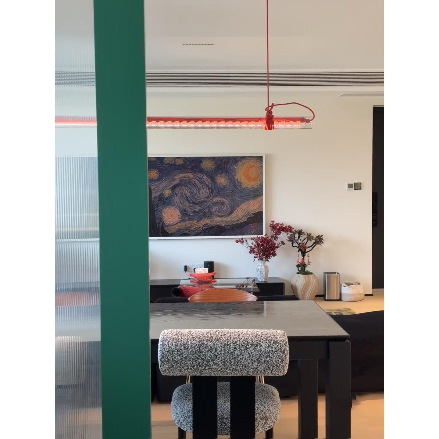 Tubular Linear LED Pendant Lamp D696