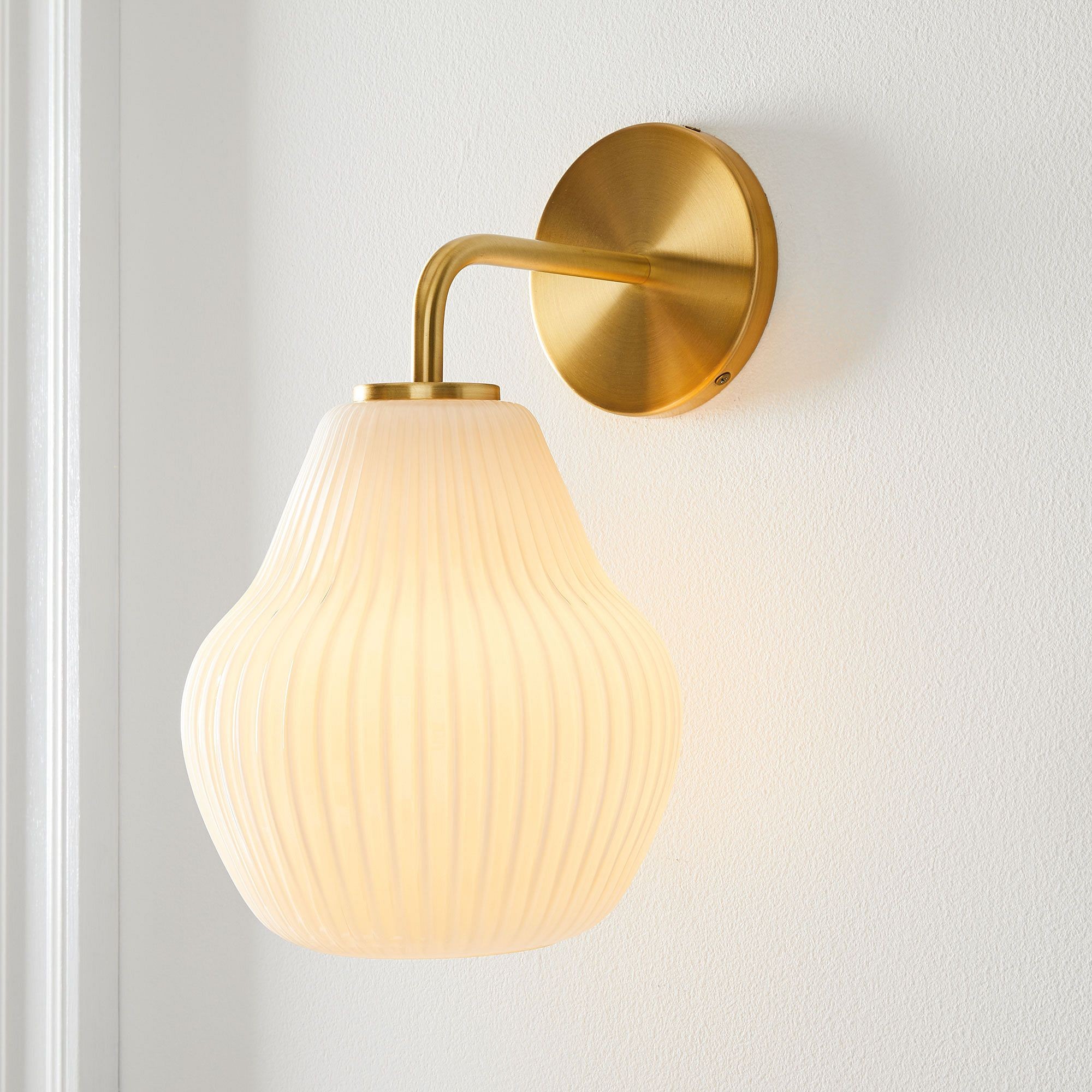 Rivrona Ribbed Glass Wall Sconce - Elegant Modern Lighting for Hallway & Bedroom T220