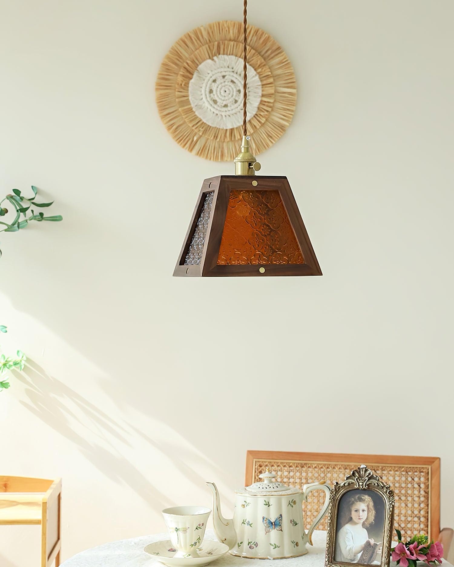 Retro Pattern Glass Pendant Lamp M399