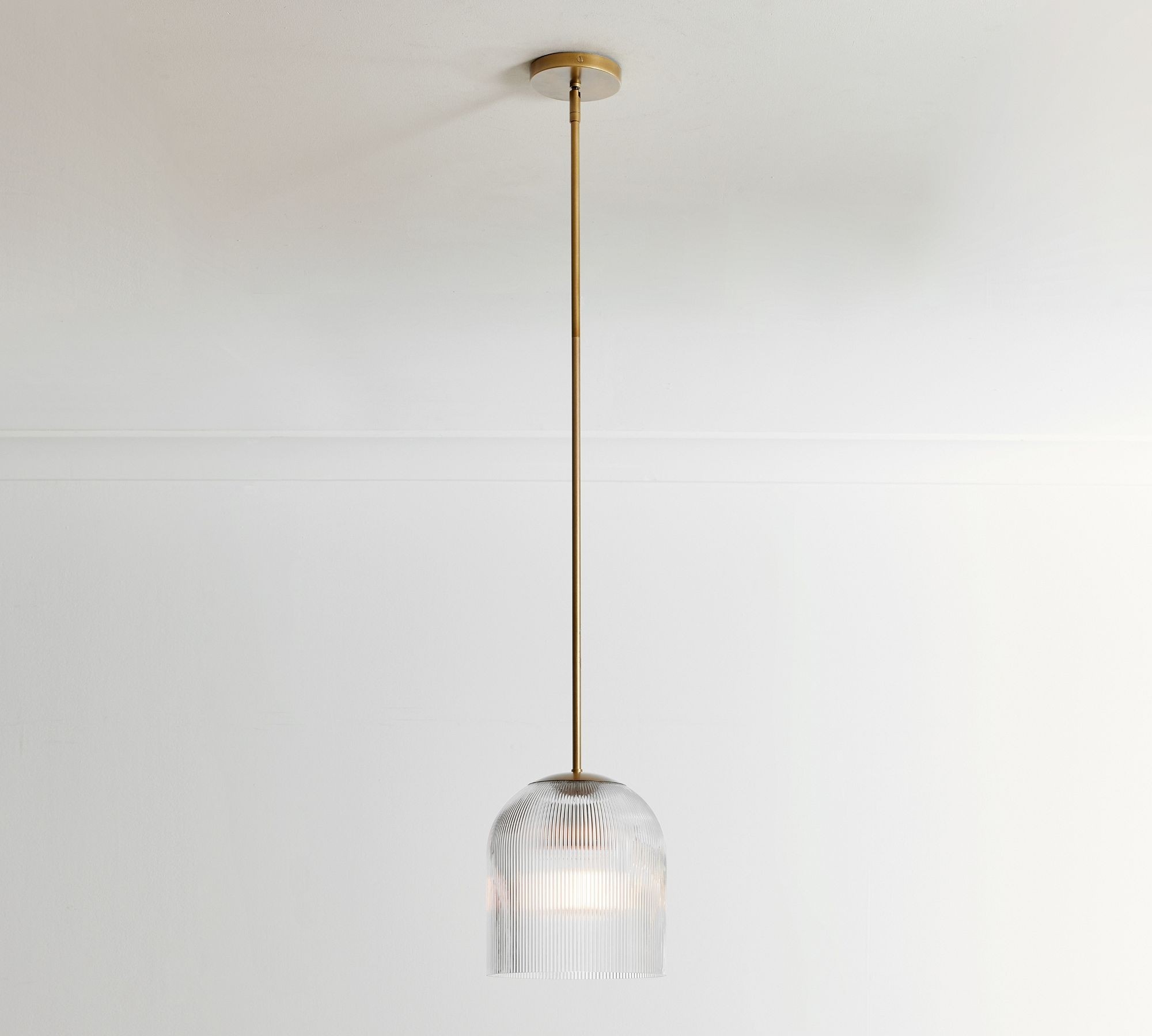 Bravira Ribbed Glass Pendant Light - Elegant Kitchen Island Lamp T073