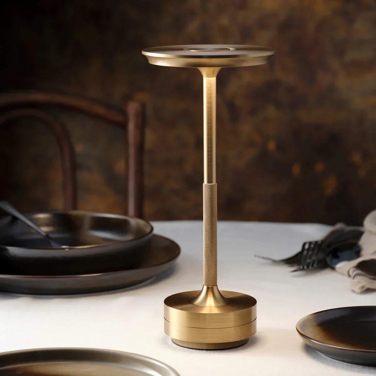Savoy Elegance Wireless Table Lamp D805