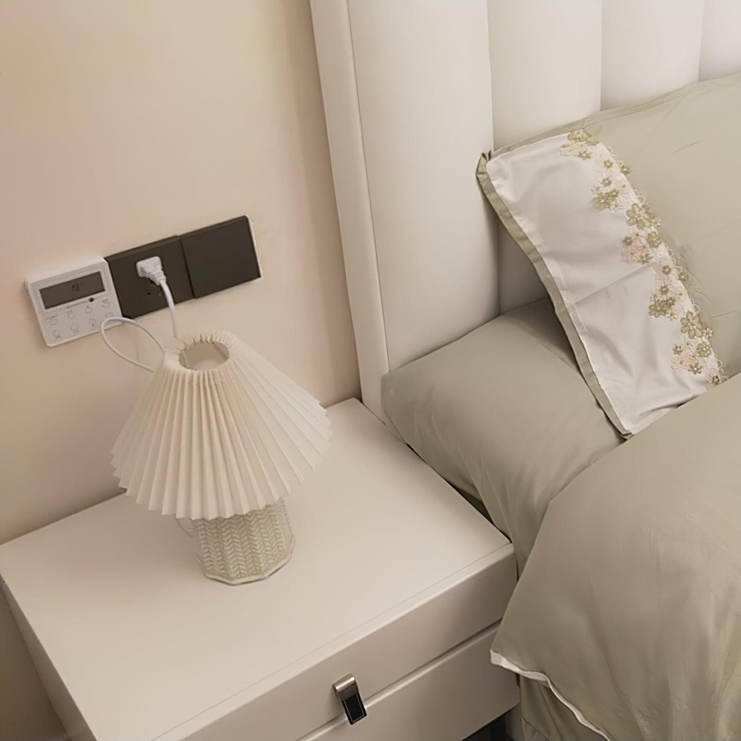 Vintage Pleated Table Lamp M307
