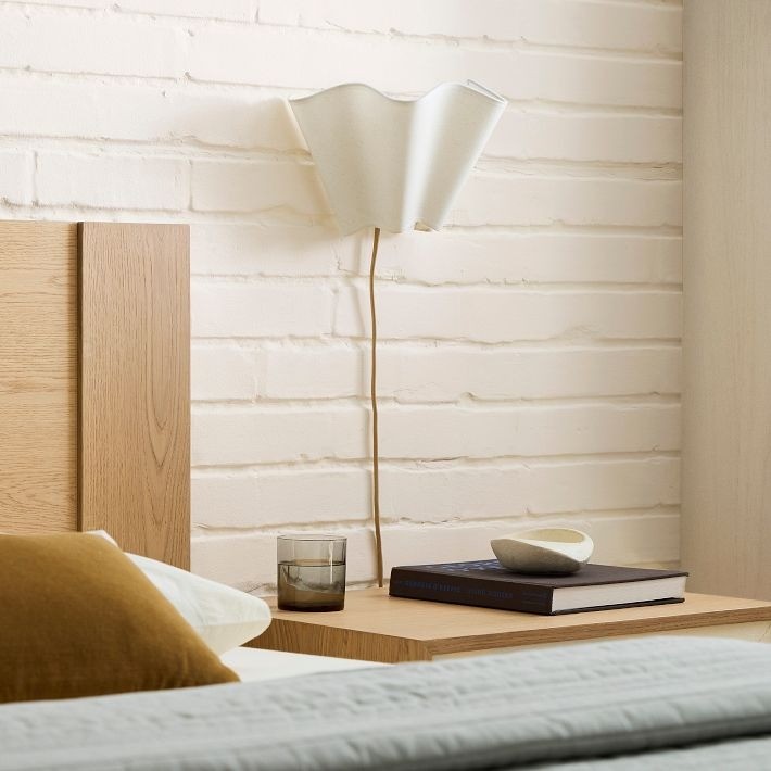 Oslan Sleek Matte Wall Light – Modern Sconce – Flexible Lighting for Living Room T014