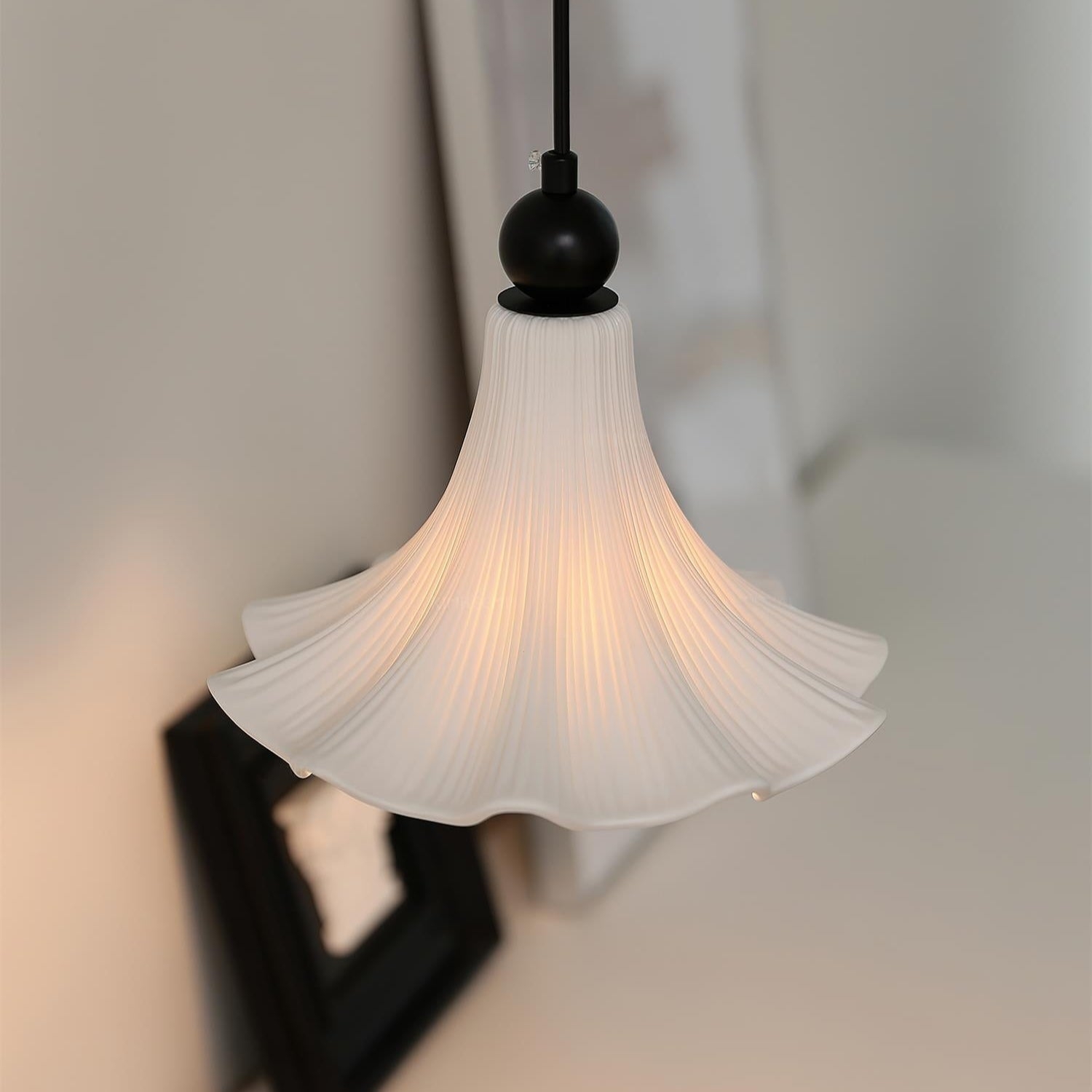 Petalis Charm French Petal Ceramic Pendant Light D953