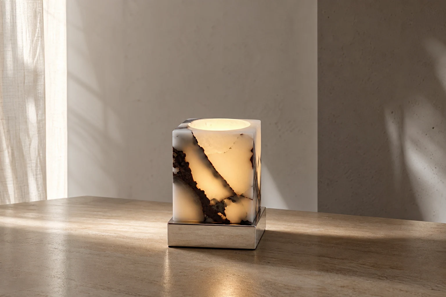 Marmurowa lampa stołowa Cube D574 stylizowana na kompaktową lampę akcentującą