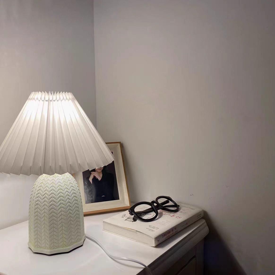 Vintage Pleated Table Lamp M307