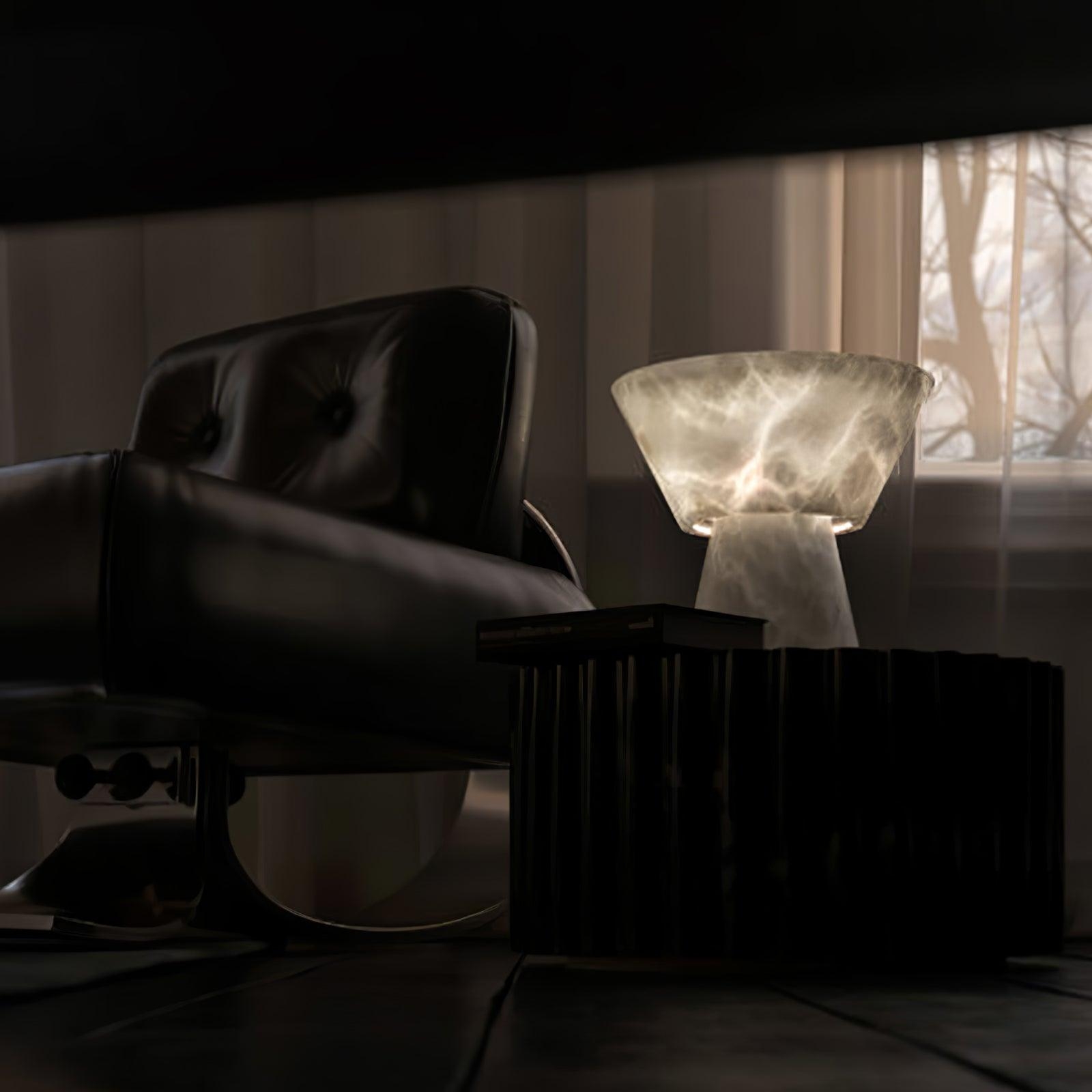 Lampa Beta Marmurowa w scenie ciemnego pokoju
