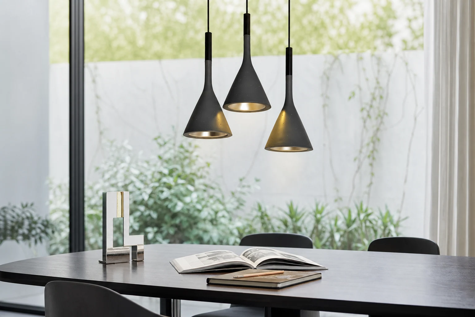 Lampa stożkowa SKELTON stylizowana na styl życia