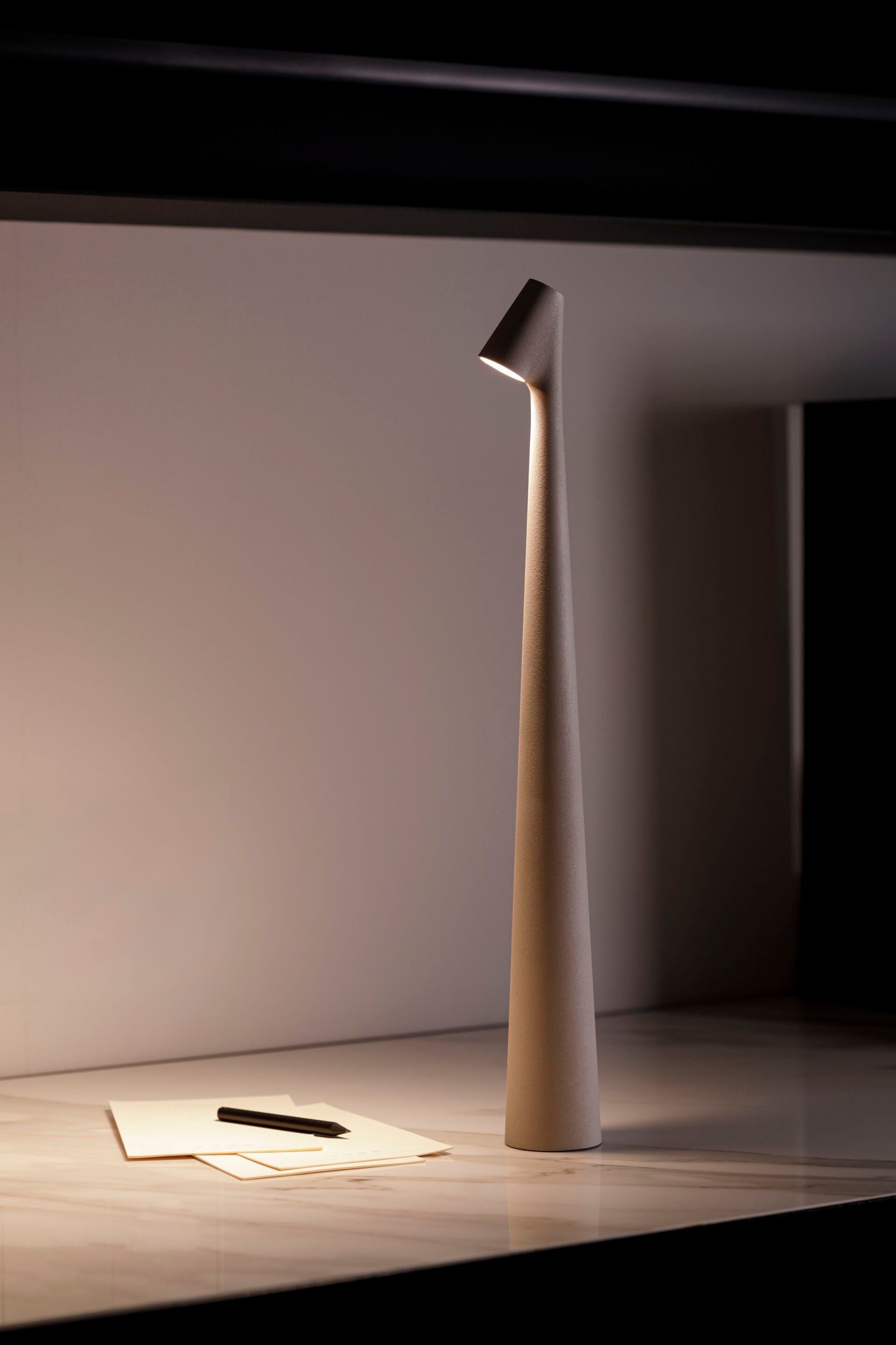 Creative Tall Portable Table Lamp M497