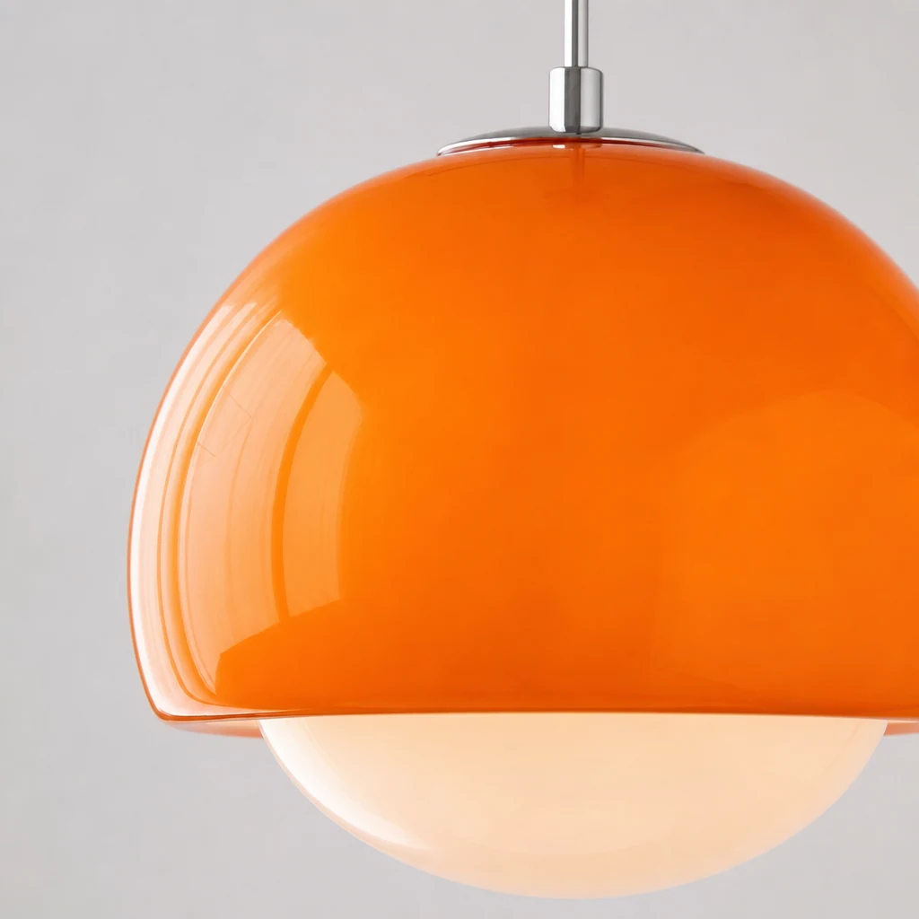 Dokładne detale szklanego klosza i mocowania lampy wiszącej Creative Glass Persimmon M245
