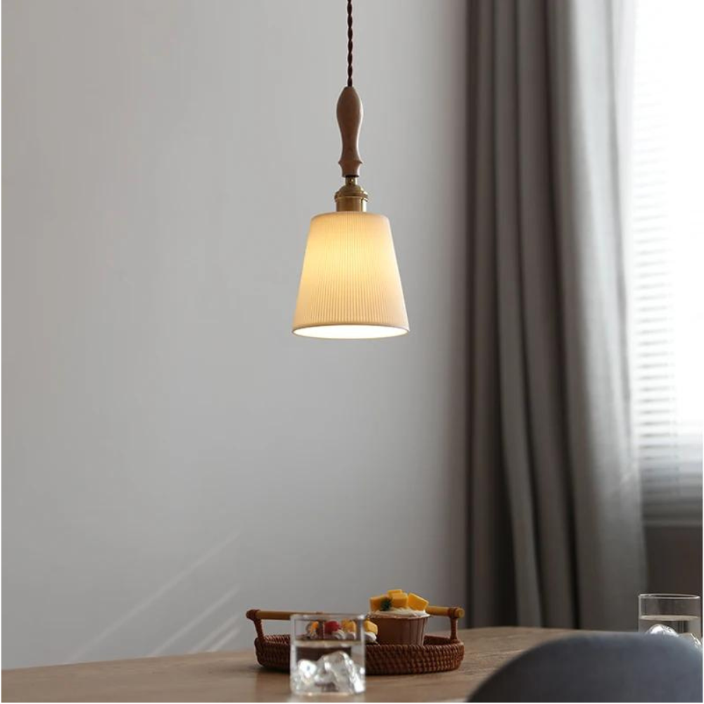 The Charming Chandelier Vintage D862