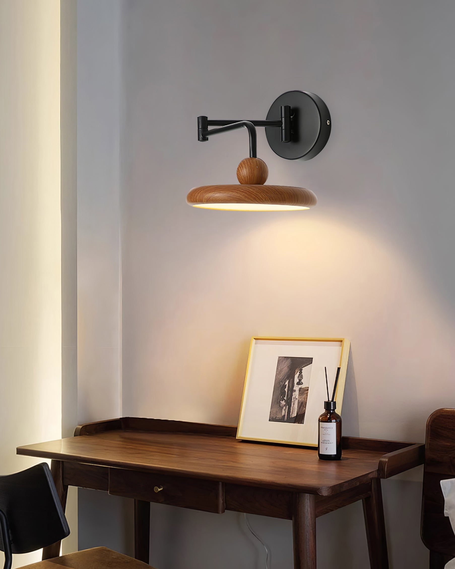 Karlin Plug In Wall Lamp D21