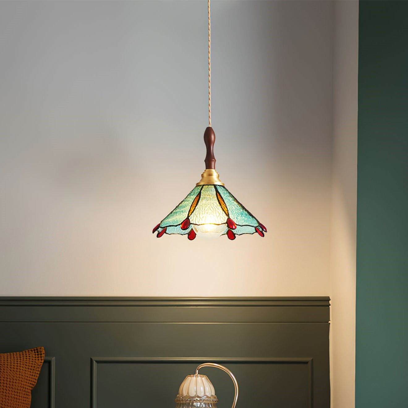 Vintage Tiffany Stanied Glass Pendant Lamp M336