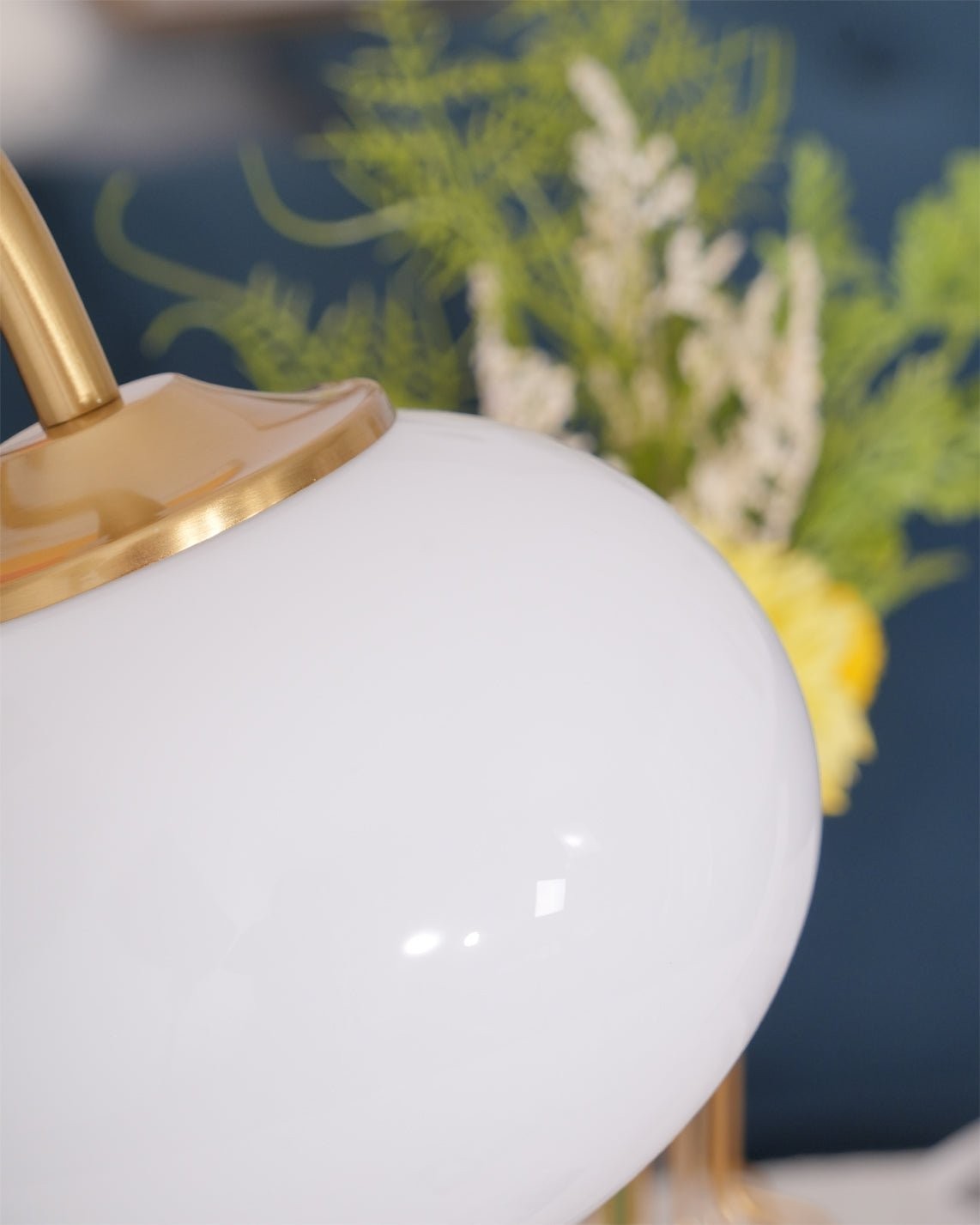 Scandinavian Cream Ball Table Lamp For Living Room M454