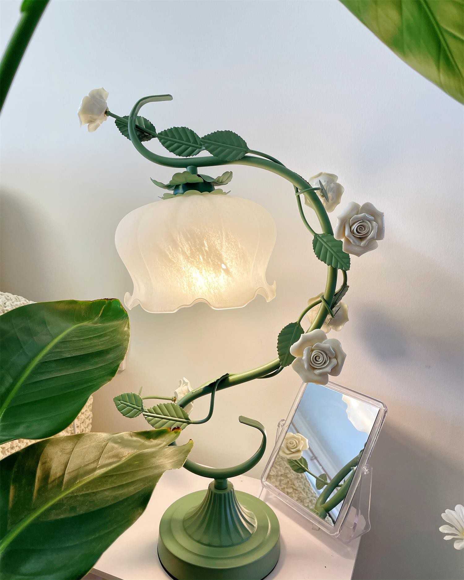 Green Pink White Rose Flower Table Lamp M209
