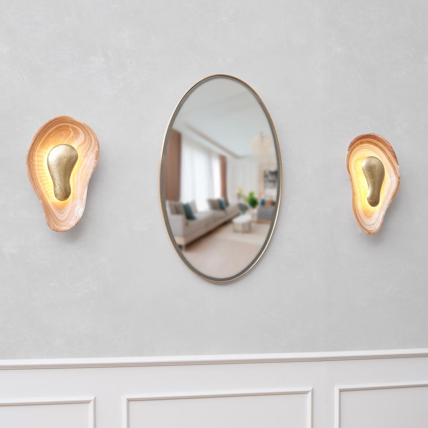 Oyster Hammered Onyx Sconce D725
