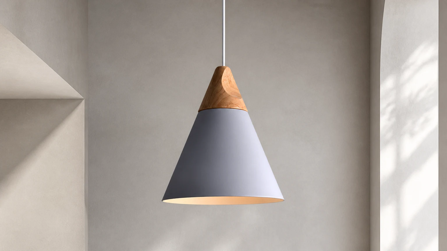 Lampa wisząca Connell Coned Woody w jasnym wnętrzu