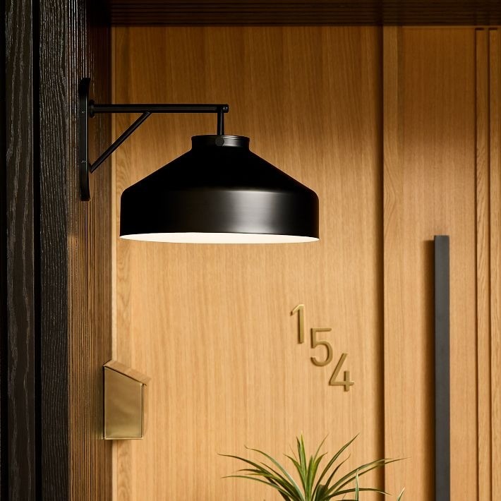 Hanton Minimalist Outdoor Wall Light - Matte Metal Industrial Sconce for Modern Spaces T154