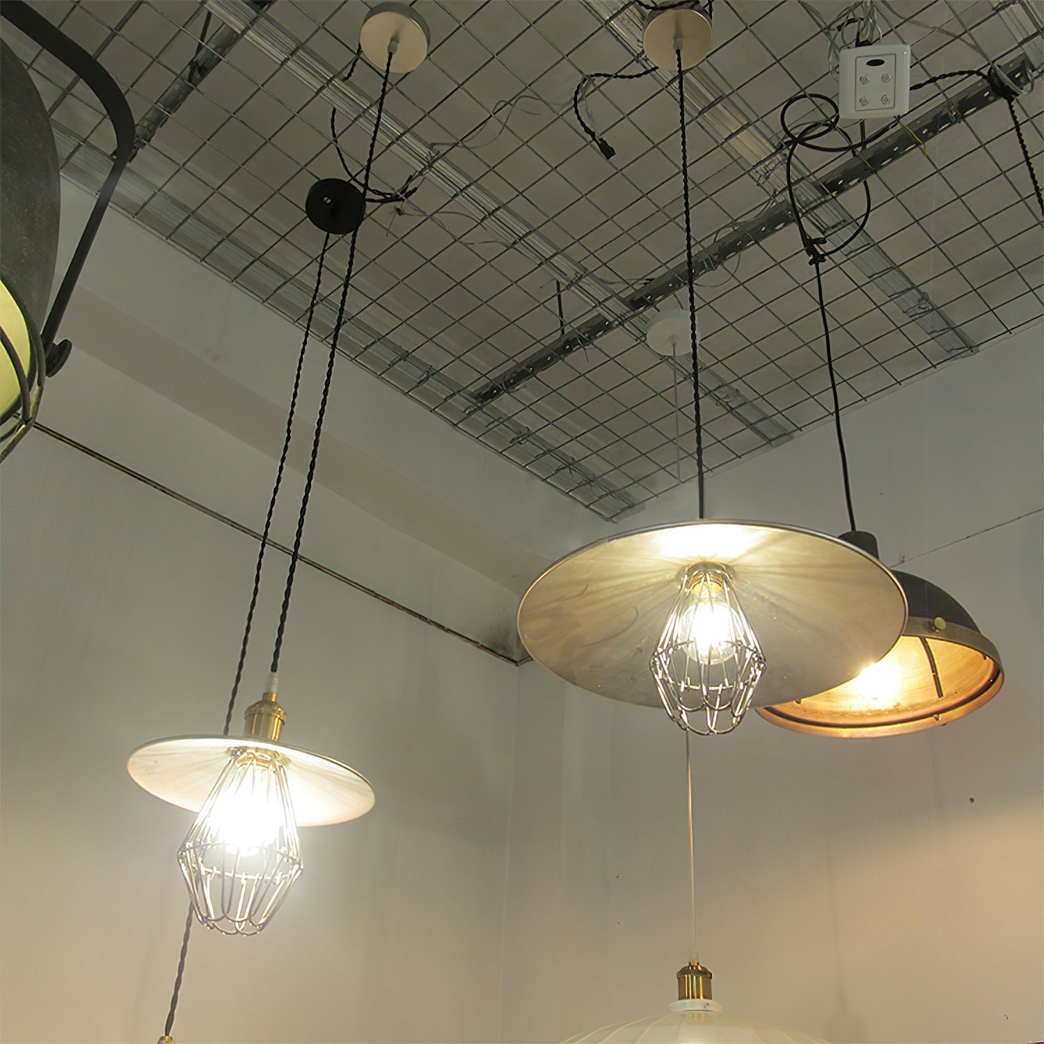Cantina Pendant Light D473