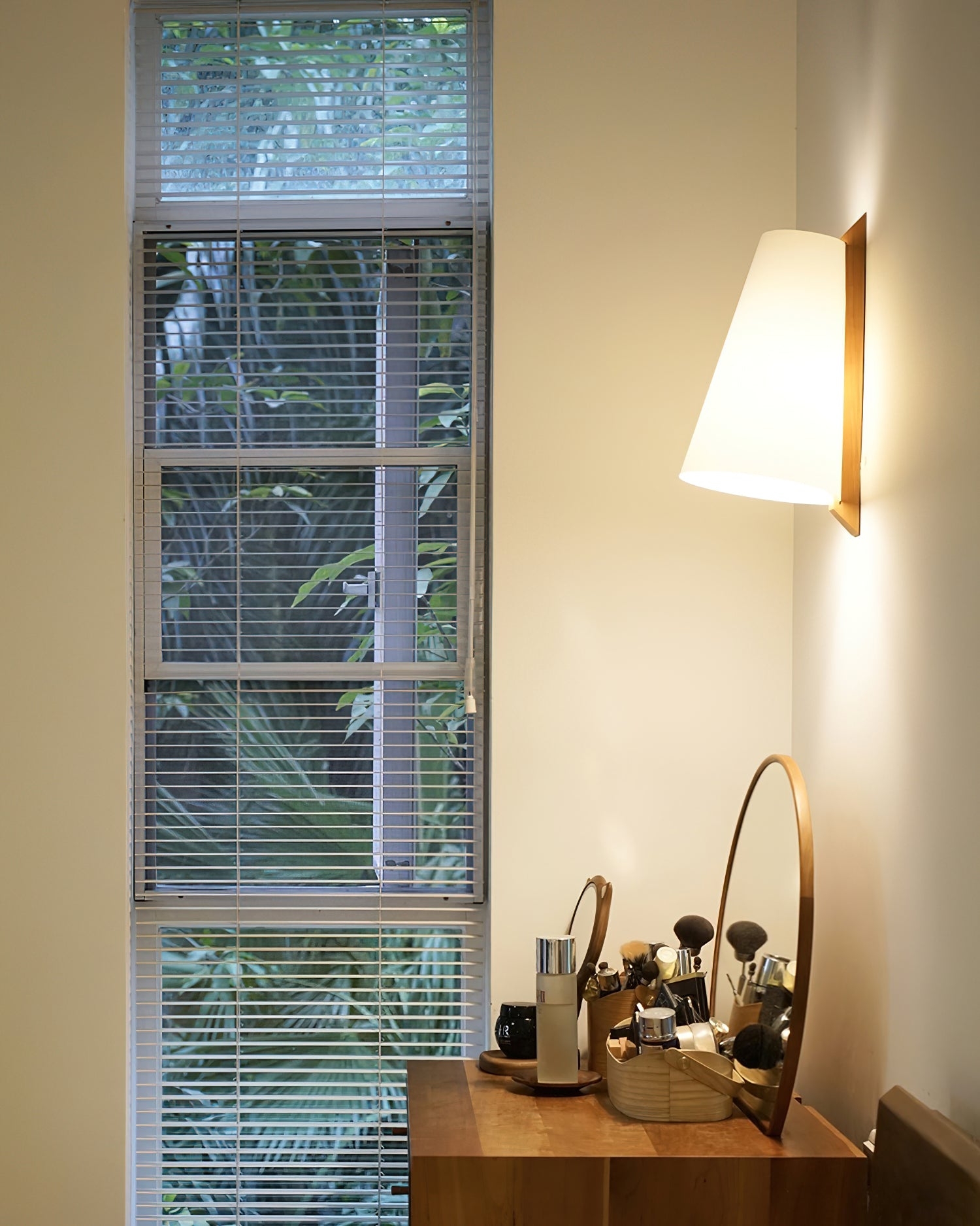 Trianora Wall Lamp D159