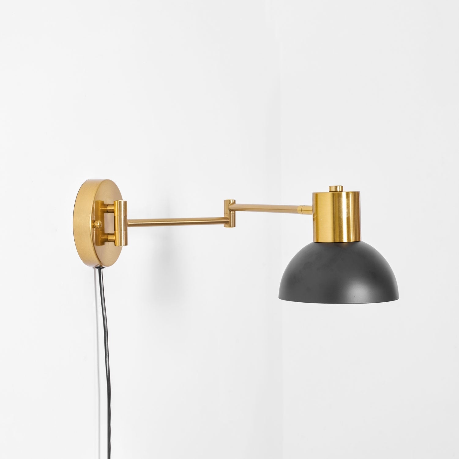 Adjustable Arm Plug In Wall Lamp D371