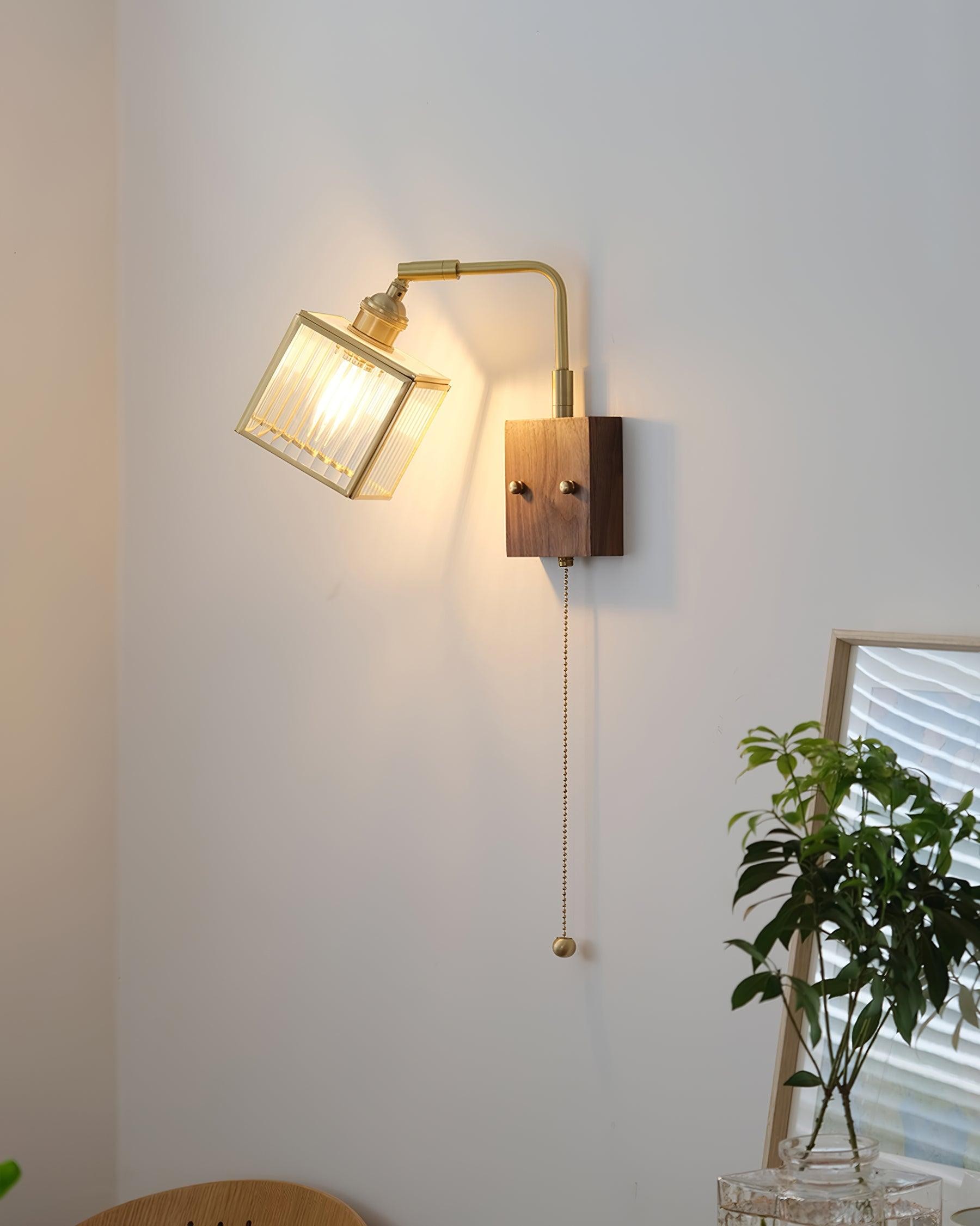 Lifestylowa instalacja ścienna z podświetloną lampą ścienną z przezroczystego szkła