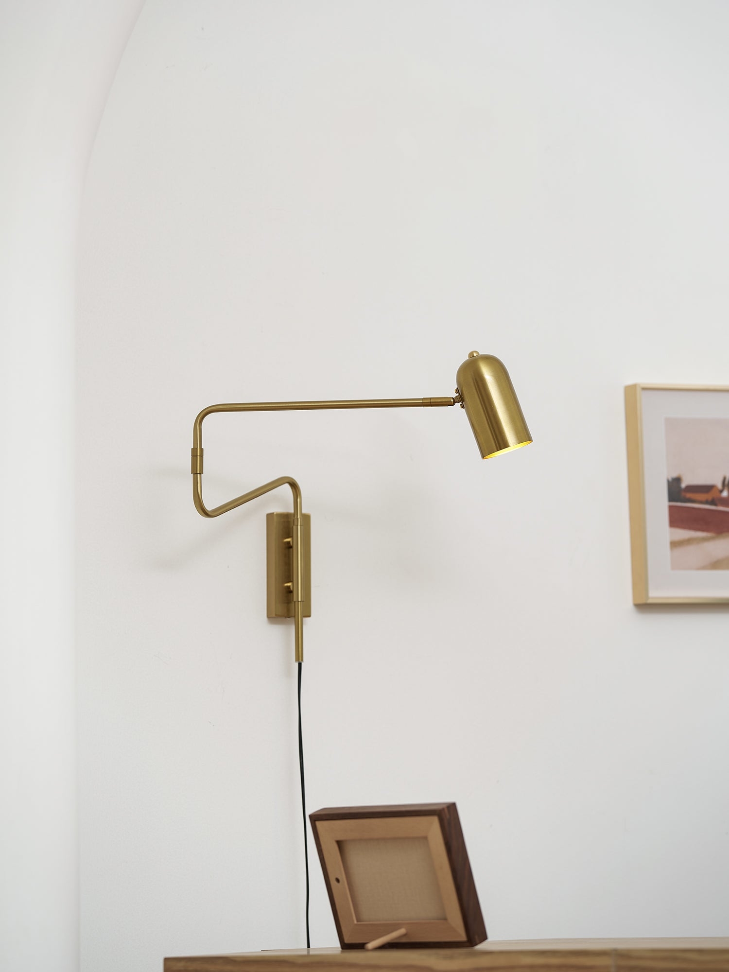 Adjustable Arm Plug In Wall Lamp D371