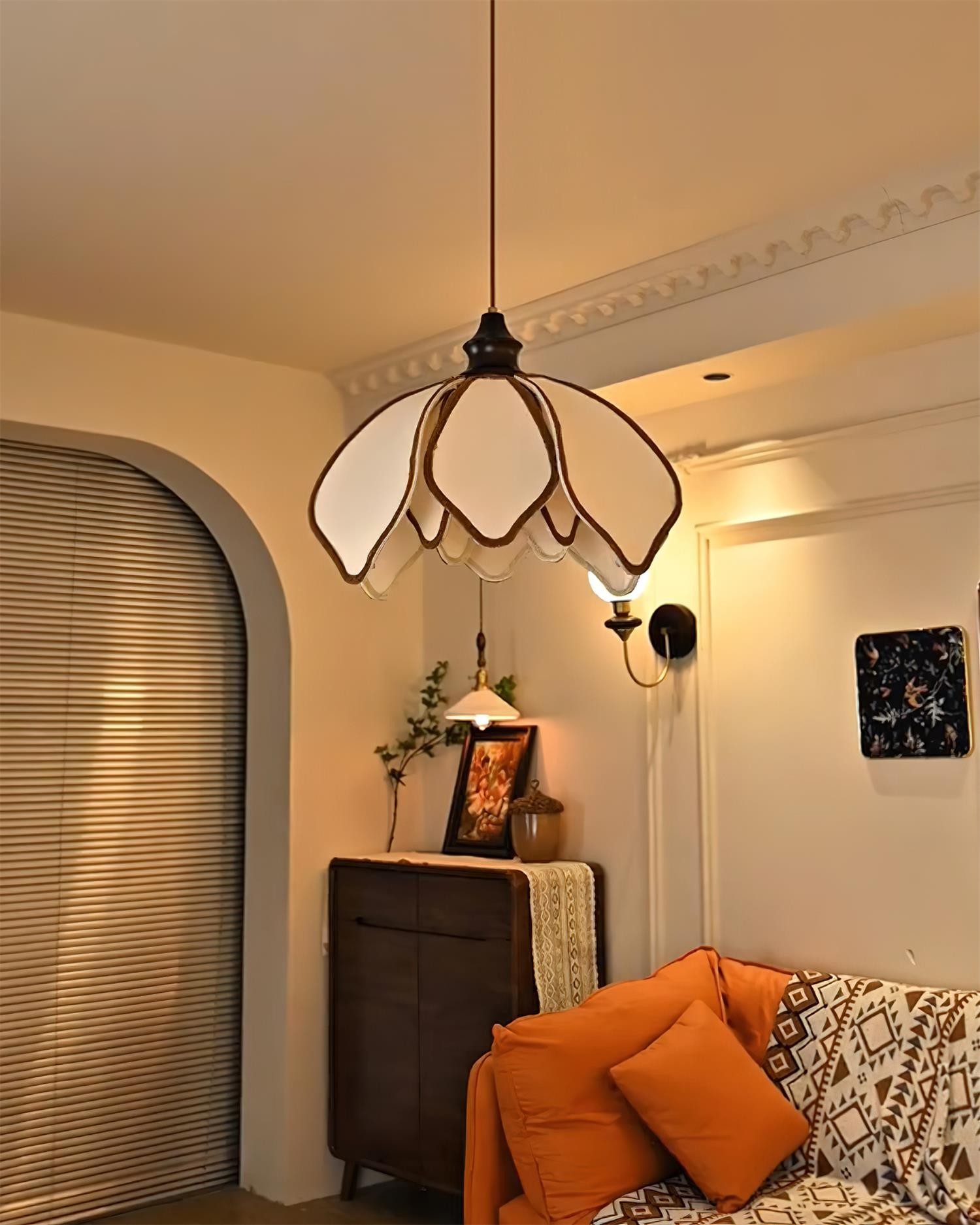 Vintage Cream Petal Pendant Lamp M224