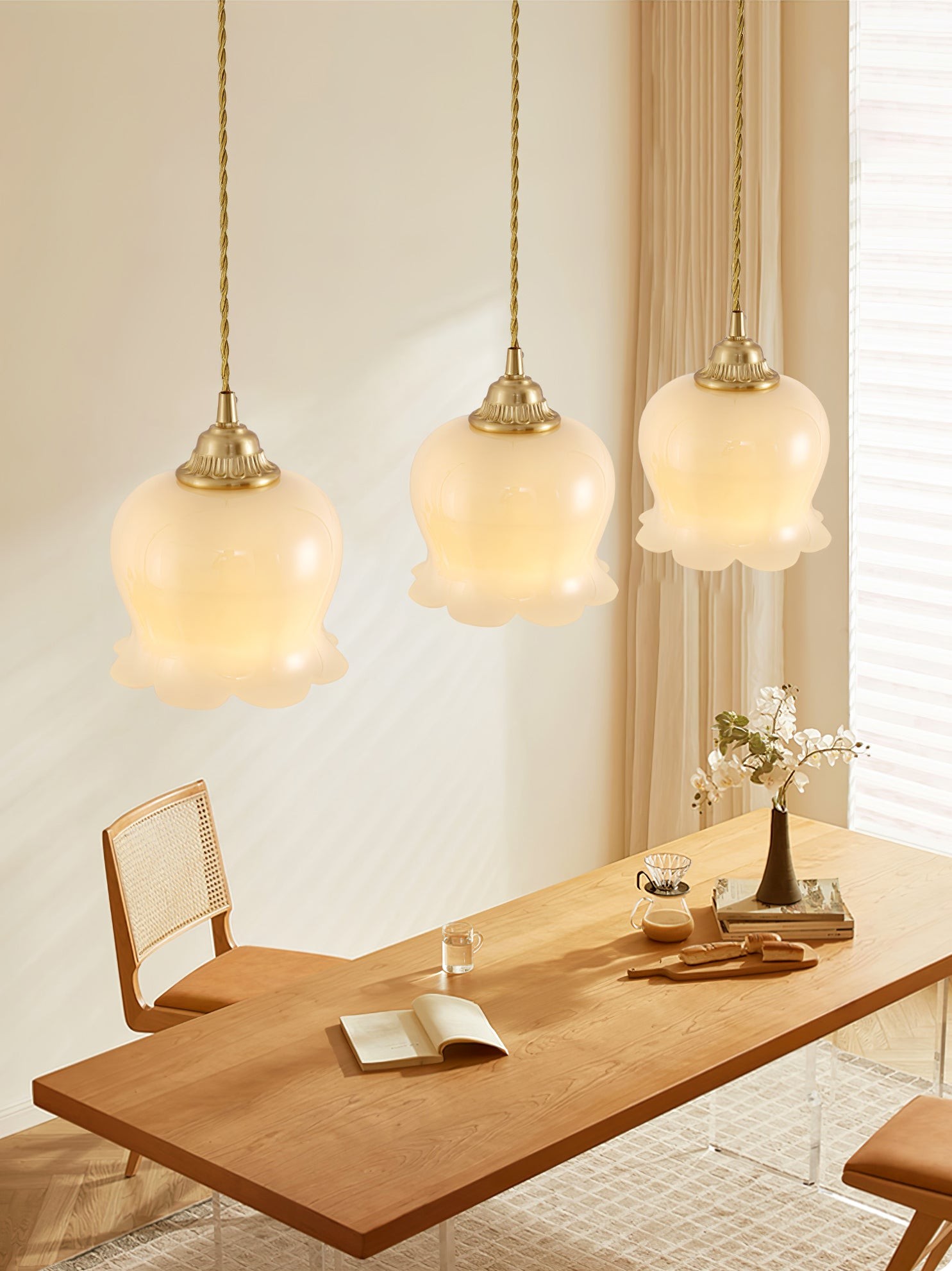 Traditional Glass Flower Pendant Lamp M316