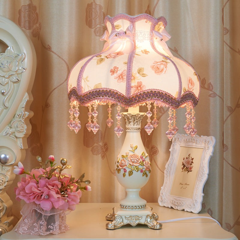 Vase Palace Resin Fabric Table Lamp M10