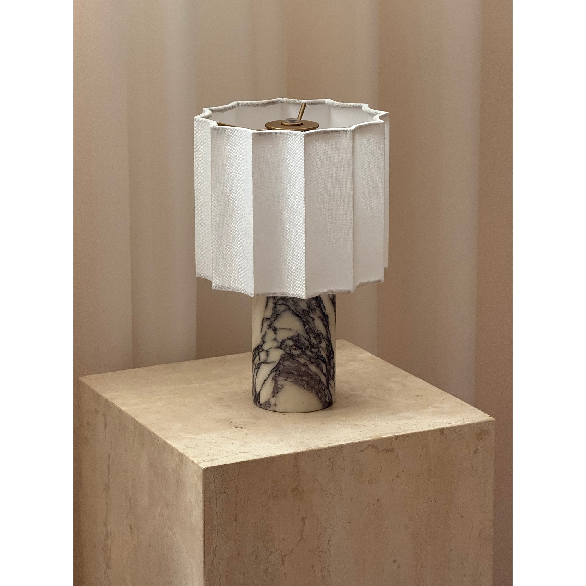Valli Table Lamp D668